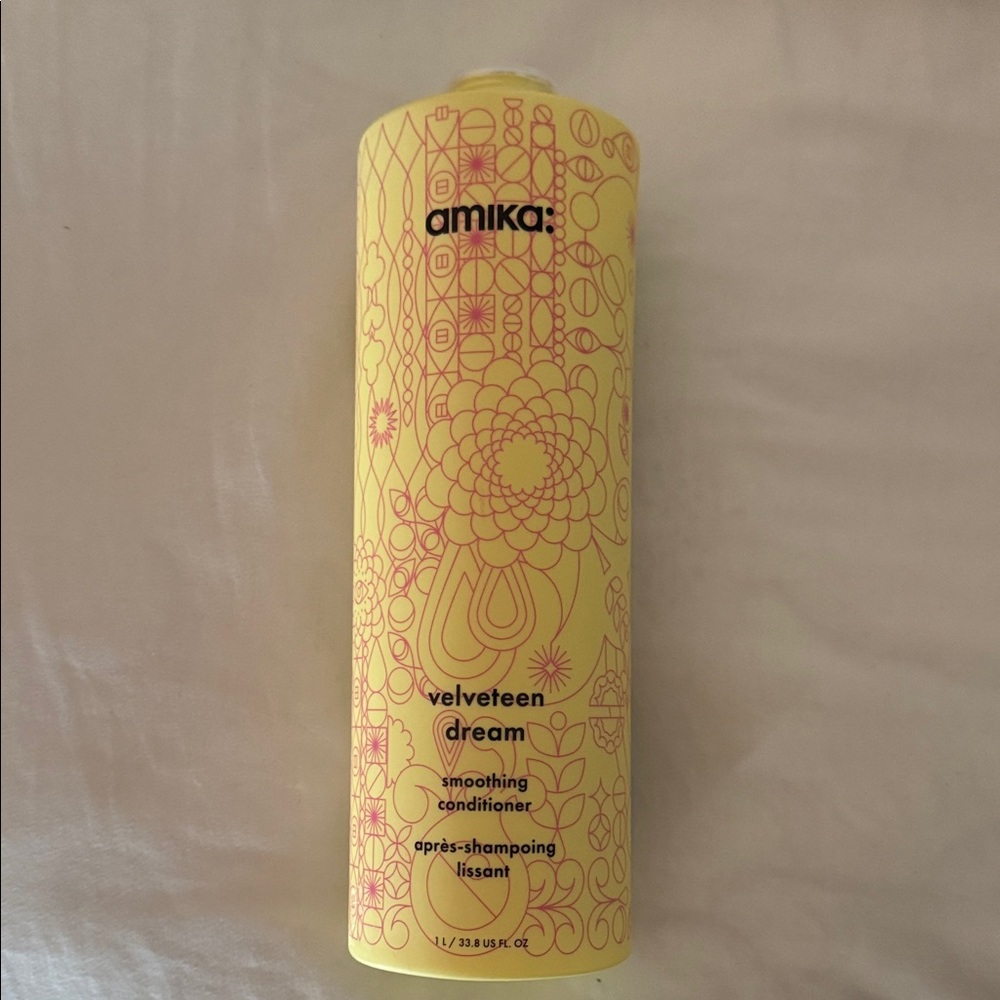Amika Velveteen Dream Conditioner 33.8 oz / 1 Liter / unopened